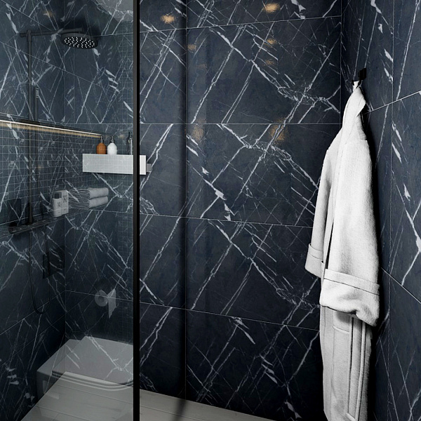 Ванная комната 1,8x2.2 м Marquina Black, полы Grapfit White1